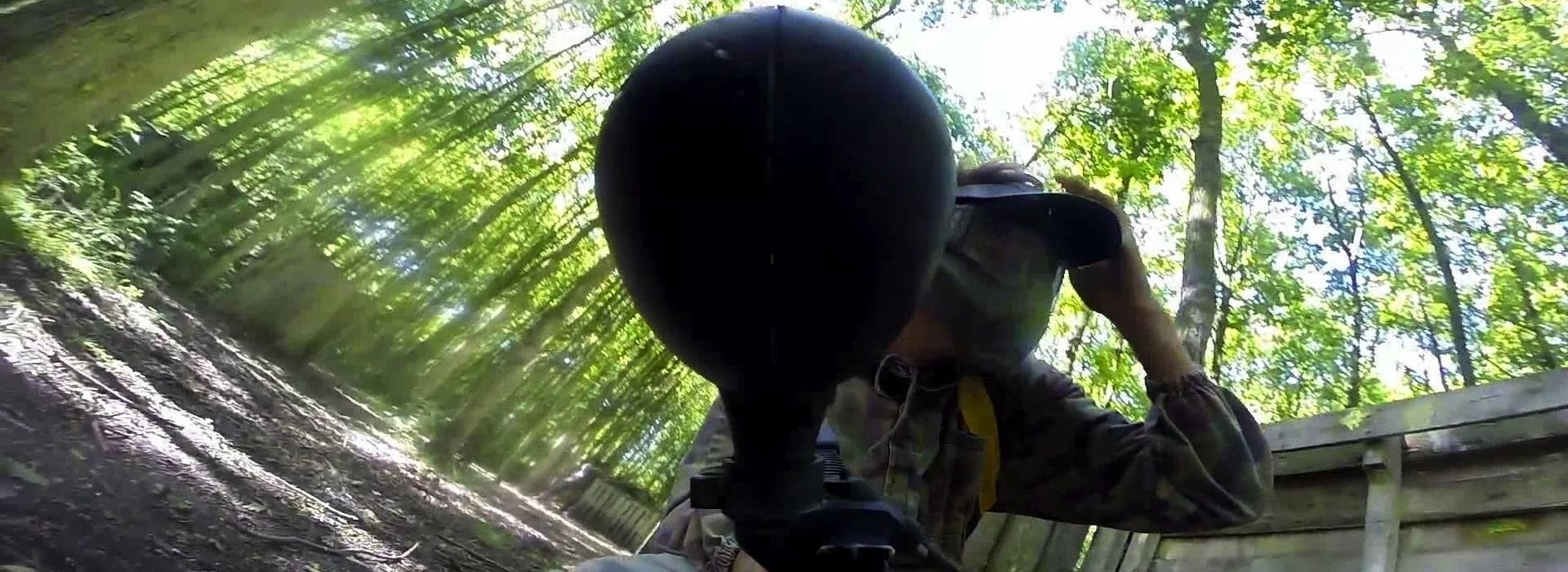 14810181618paintball-jungle.jpg